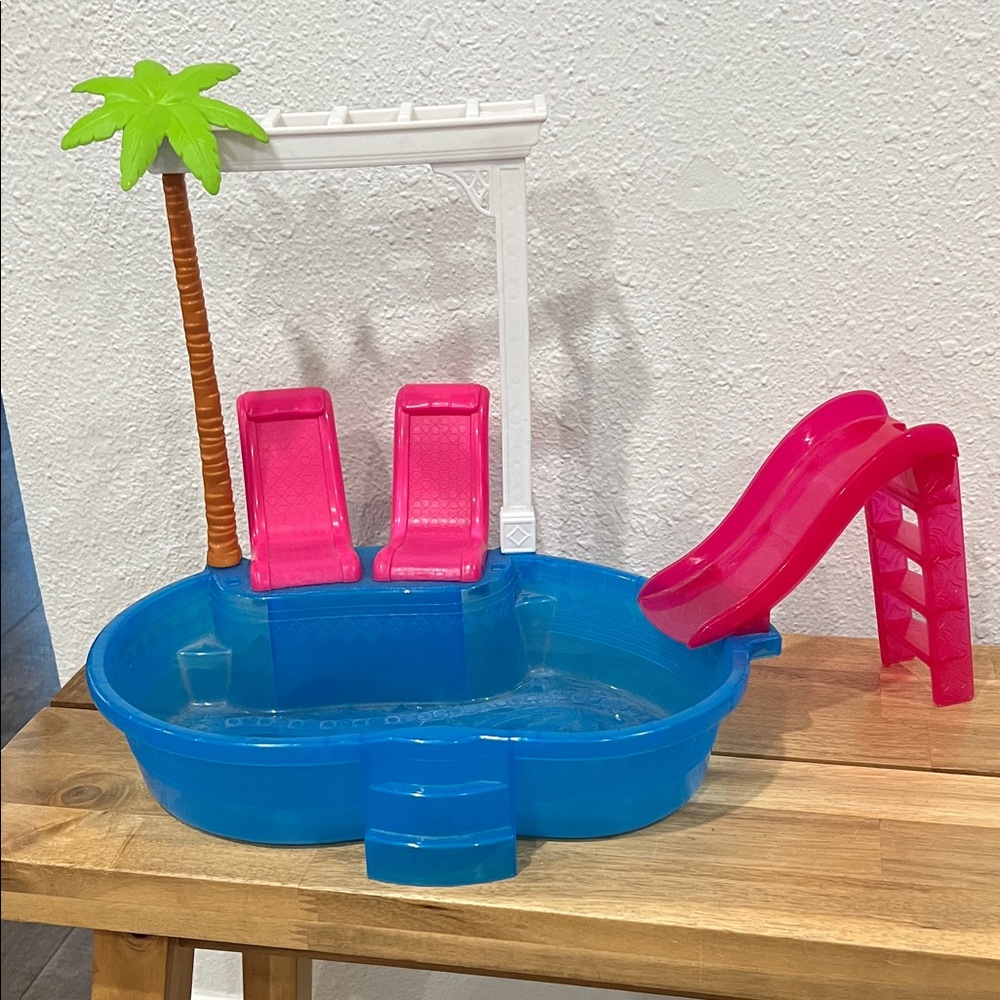 Barbie Glam pool and slide